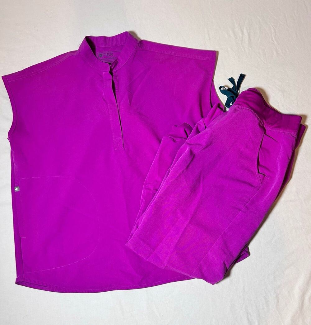 FIGS Bright Fuscia Zamora joggers size M and Rafaela size S.